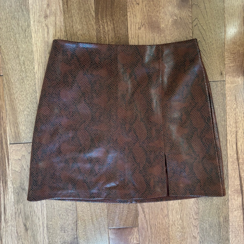 House of Harlow Brown Snake Print Skirt